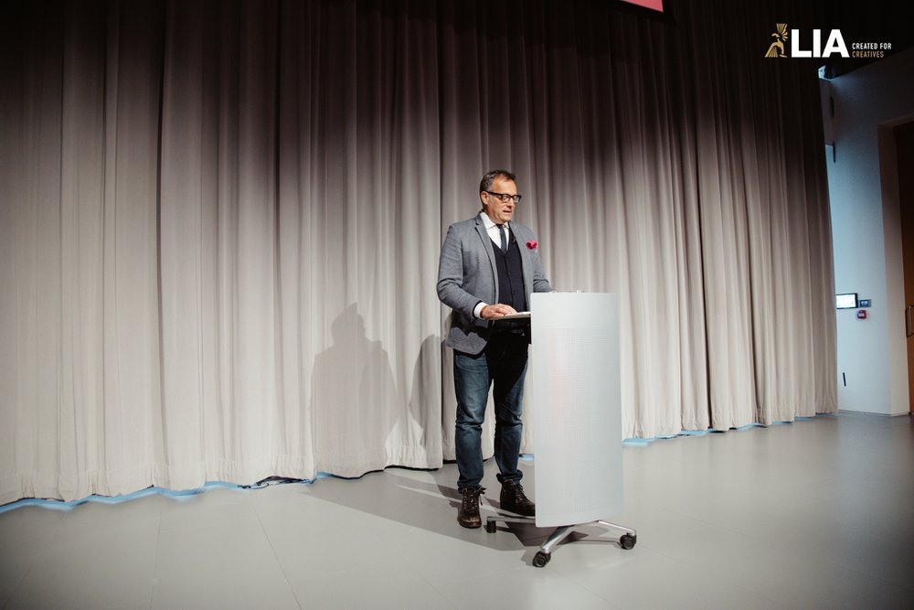 Stephan Vogel Giving a Presentation at Ogilvy UK